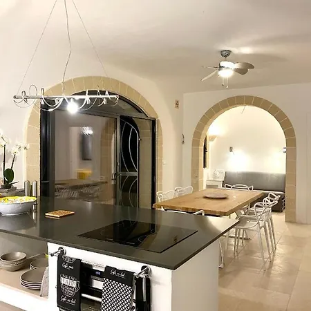 Luxus With Swimmingpool, 1-6 P., Villa Carovigno